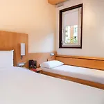 فندق إيبيس باريس بونت دي سوريسنس لونغشامب سوراسْنْ