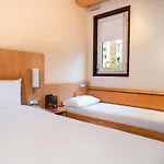 Ibis Paris Pont De Longchamp Szálloda 3*