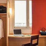 Hotel Ibis Paris Pont De Longchamp Suresnes