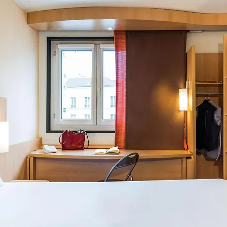Hotel Ibis Paris Pont De Longchamp 3*