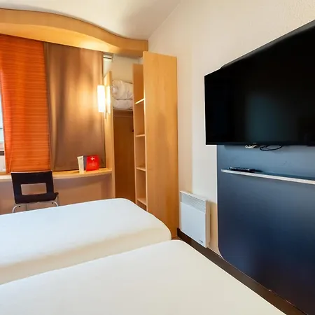 Hotel Ibis Paris Pont De Longchamp 3*