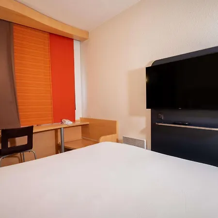 Hotel Ibis Paris Pont De Longchamp 3*
