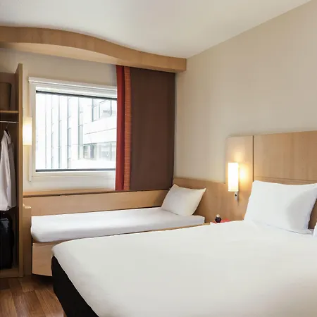 Ibis Paris Pont De Longchamp 3* Suresnes