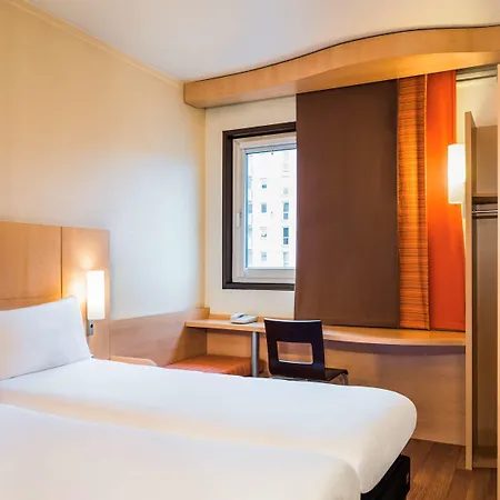 Ibis Paris Pont De Longchamp Hotel Suresnes