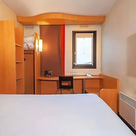 Ibis Paris Pont De Longchamp 3* Suresnes