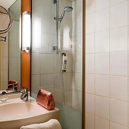 Ibis Paris Pont De Longchamp Hotell Suresnes