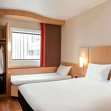 Ibis Paris Pont De Longchamp Suresnes