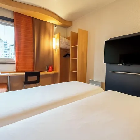 Hotel Ibis Paris Pont De Longchamp