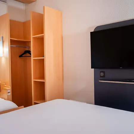 Hotel Ibis Paris Pont De Longchamp Suresnes