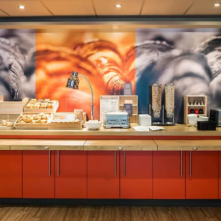 Ibis Paris Pont De Longchamp Hotel 3*