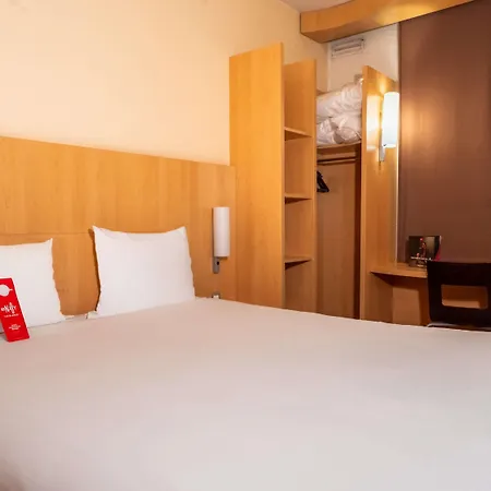 Hotel Ibis Paris Pont De Longchamp