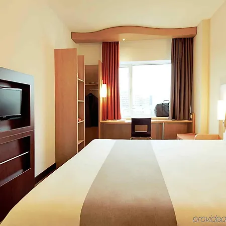 Ibis Paris Pont De Longchamp 3*