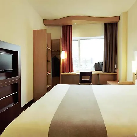 Ibis Paris Pont De Longchamp Hotel Suresnes
