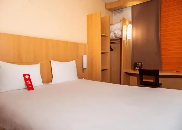 Ibis Paris Pont De Longchamp 쉬렌