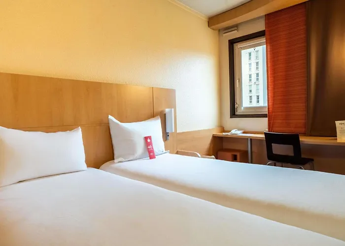 Ibis Paris Pont De Longchamp 3* 쉬렌