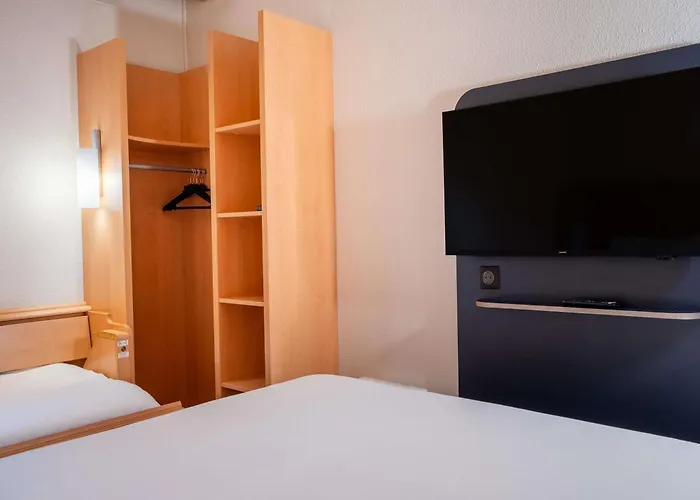 Ibis Paris Pont De Longchamp