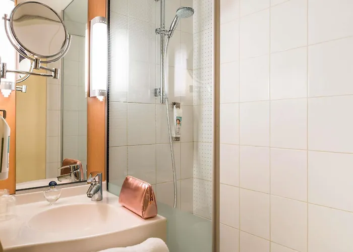 Ibis Paris Pont De Longchamp Hotel 3*