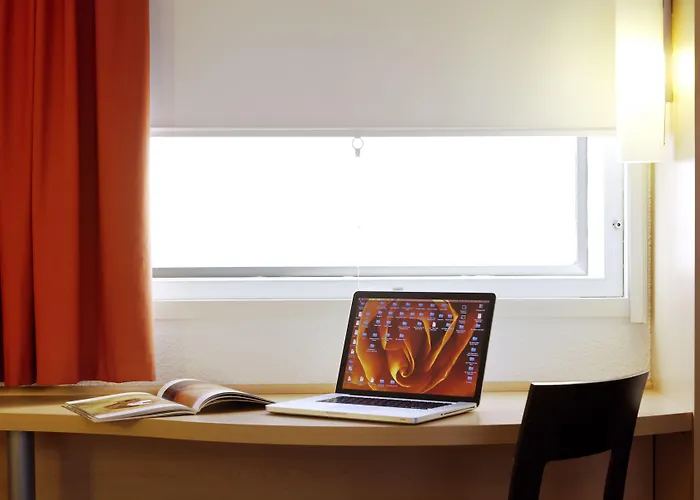 Ibis Paris Pont De Longchamp Hotel Suresnes