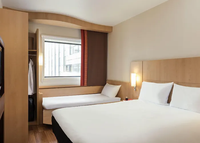 Ibis Paris Pont De Longchamp 3* Suresnes