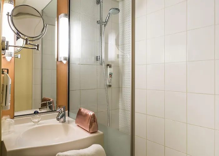 Hotel Ibis Paris Pont De Longchamp 3*