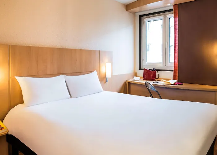 Ibis Paris Pont De Longchamp