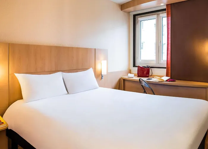 Ibis Paris Pont De Longchamp Hotel Suresnes