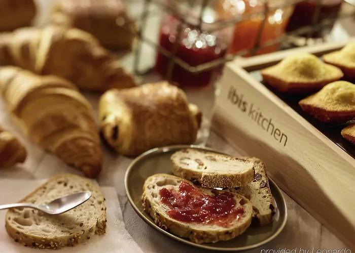 Ibis Paris Pont De Longchamp Hotel 3*