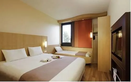 Hotel Ibis Paris Pont De Longchamp 3*