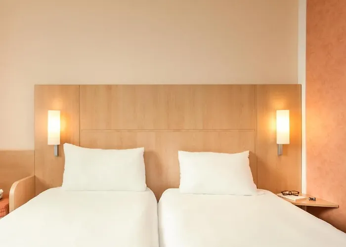 Hotel Ibis Paris Pont De Longchamp