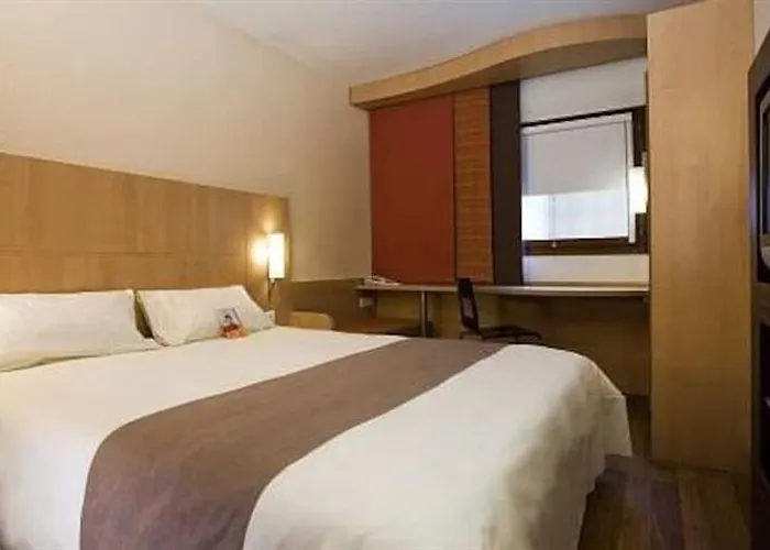 Ibis Paris Pont De Longchamp Suresnes